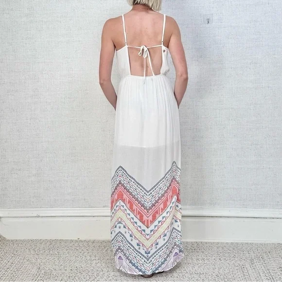 Kendall + Kylie Maxi Dress - Picture 4 of 7